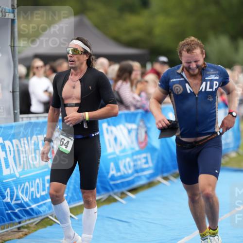 30.08.2026 - Elbe Triathlon Hamburg LAZAROV Photography http://msf.ph/oto/10027402 30.08.2026 11:04:03 Ziel 449, 642, 658, 664, 1897 meine-sportfotos.de