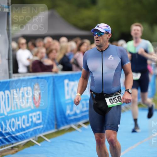 30.08.2026 - Elbe Triathlon Hamburg LAZAROV Photography http://msf.ph/oto/10027405 30.08.2026 11:04:05 Ziel 449, 642, 658, 664, 1897 meine-sportfotos.de