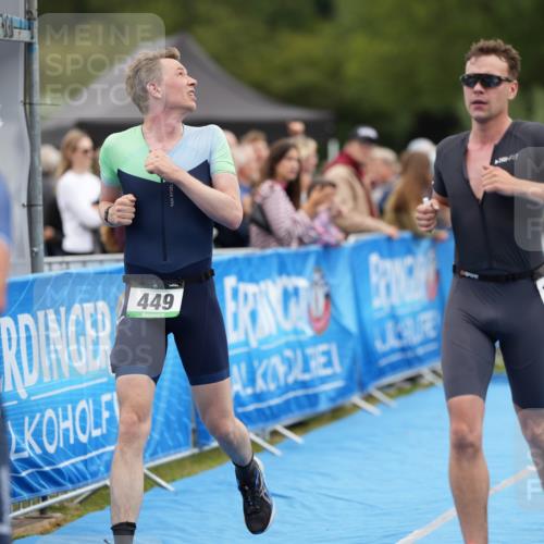 30.08.2026 - Elbe Triathlon Hamburg LAZAROV Photography http://msf.ph/oto/10027407 30.08.2026 11:04:07 Ziel 449, 642, 658, 1897 meine-sportfotos.de