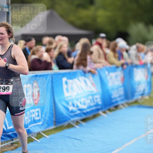 30.08.2026 - Elbe Triathlon Hamburg LAZAROV Photography http://msf.ph/oto/10027415 30.08.2026 11:04:49 Ziel 299, 673 meine-sportfotos.de