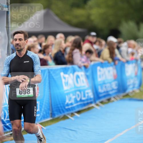 30.08.2026 - Elbe Triathlon Hamburg LAZAROV Photography http://msf.ph/oto/10027429 30.08.2026 11:05:19 Ziel 656, 698, 1008 meine-sportfotos.de