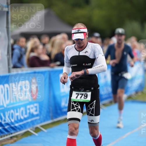 30.08.2026 - Elbe Triathlon Hamburg LAZAROV Photography http://msf.ph/oto/10027445 30.08.2026 11:06:03 Ziel 671, 779 meine-sportfotos.de