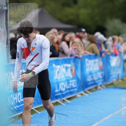 30.08.2026 - Elbe Triathlon Hamburg LAZAROV Photography http://msf.ph/oto/10027453 30.08.2026 11:06:27 Ziel 425, 482, 628 meine-sportfotos.de