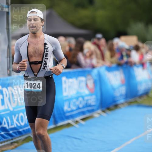 30.08.2026 - Elbe Triathlon Hamburg LAZAROV Photography http://msf.ph/oto/10027482 30.08.2026 11:07:19 Ziel 488, 1024 meine-sportfotos.de
