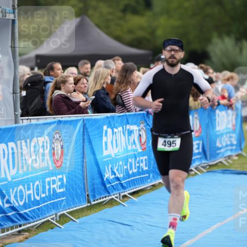 30.08.2026 - Elbe Triathlon Hamburg LAZAROV Photography http://msf.ph/oto/10027497 30.08.2026 11:07:28 Ziel 495, 728 meine-sportfotos.de