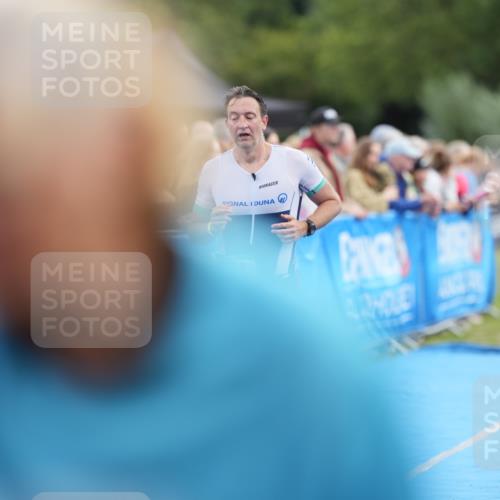 30.08.2026 - Elbe Triathlon Hamburg LAZAROV Photography http://msf.ph/oto/10027501 30.08.2026 11:07:35 Ziel 728 meine-sportfotos.de