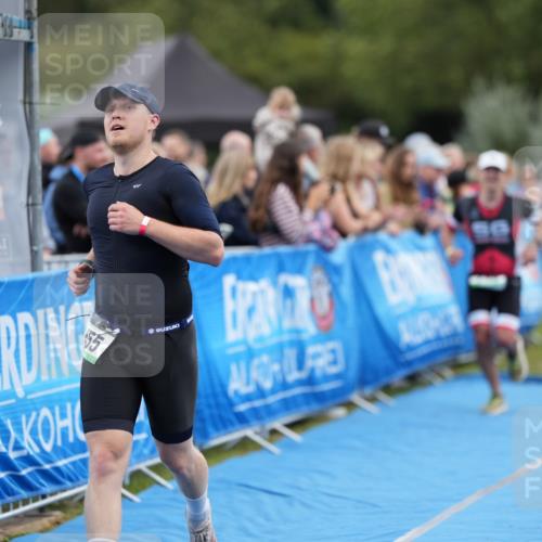 30.08.2026 - Elbe Triathlon Hamburg LAZAROV Photography http://msf.ph/oto/10027516 30.08.2026 11:08:53 Ziel 503, 555, 746, 1042 meine-sportfotos.de