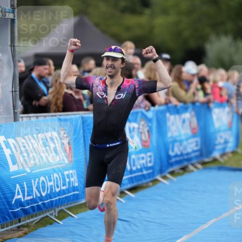 30.08.2026 - Elbe Triathlon Hamburg LAZAROV Photography http://msf.ph/oto/10027524 30.08.2026 11:09:05 Ziel 633, 1098 meine-sportfotos.de