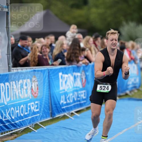30.08.2026 - Elbe Triathlon Hamburg LAZAROV Photography http://msf.ph/oto/10027530 30.08.2026 11:09:26 Ziel 505, 524, 681 meine-sportfotos.de
