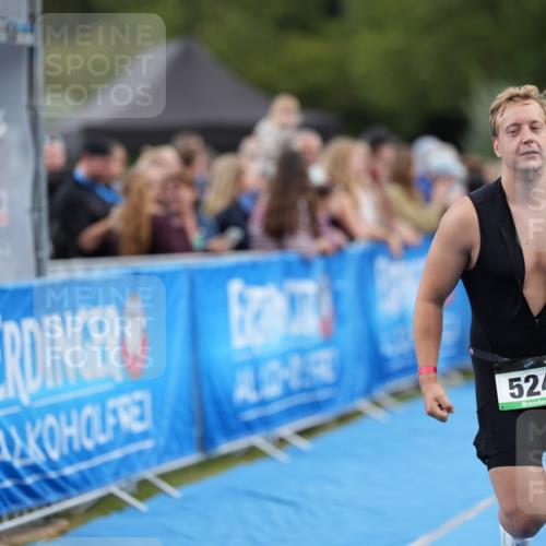 30.08.2026 - Elbe Triathlon Hamburg LAZAROV Photography http://msf.ph/oto/10027532 30.08.2026 11:09:27 Ziel 505, 524, 681, 751 meine-sportfotos.de