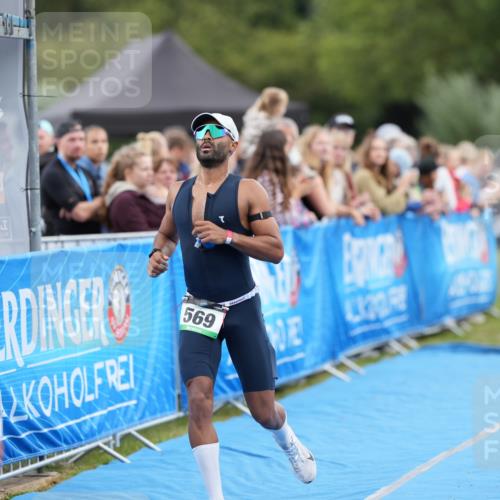 30.08.2026 - Elbe Triathlon Hamburg LAZAROV Photography http://msf.ph/oto/10027549 30.08.2026 11:09:45 Ziel 569, 1164 meine-sportfotos.de