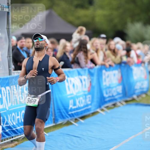 30.08.2026 - Elbe Triathlon Hamburg LAZAROV Photography http://msf.ph/oto/10027550 30.08.2026 11:09:45 Ziel 569, 1164 meine-sportfotos.de
