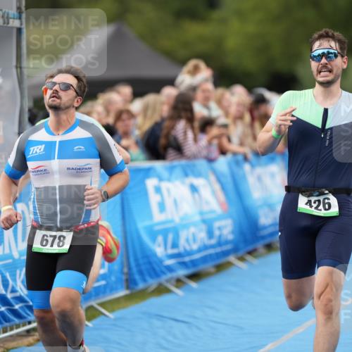 30.08.2026 - Elbe Triathlon Hamburg LAZAROV Photography http://msf.ph/oto/10027567 30.08.2026 11:10:41 Ziel 426, 513, 575, 678, 1045 meine-sportfotos.de