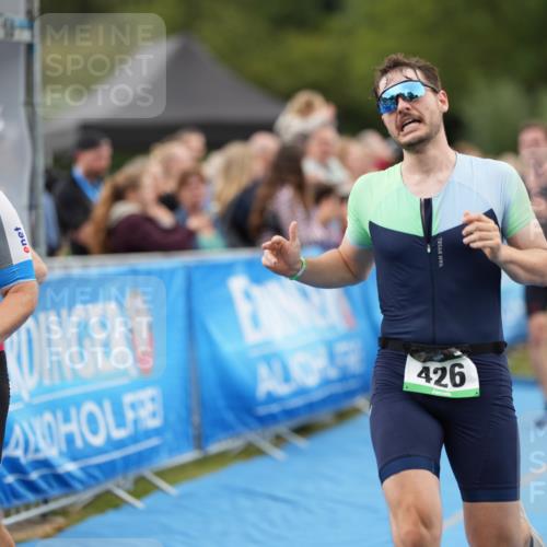 30.08.2026 - Elbe Triathlon Hamburg LAZAROV Photography http://msf.ph/oto/10027568 30.08.2026 11:10:42 Ziel 426, 513, 575, 678, 1045 meine-sportfotos.de
