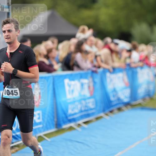30.08.2026 - Elbe Triathlon Hamburg LAZAROV Photography http://msf.ph/oto/10027571 30.08.2026 11:10:44 Ziel 426, 513, 666, 678, 1045 meine-sportfotos.de