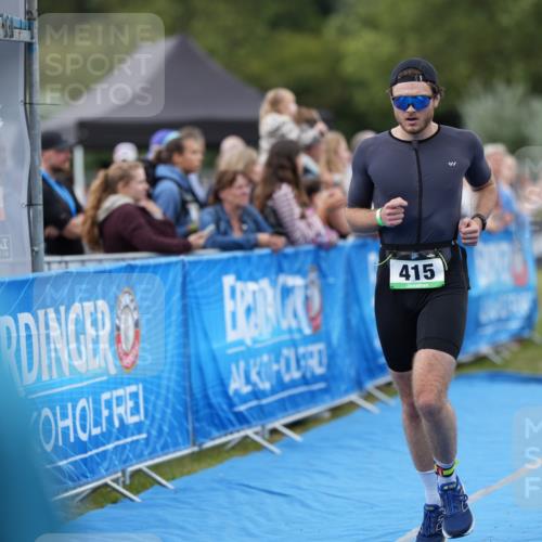 30.08.2026 - Elbe Triathlon Hamburg LAZAROV Photography http://msf.ph/oto/10027593 30.08.2026 11:11:55 Ziel 415, 558 meine-sportfotos.de