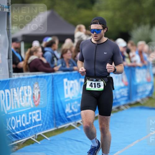 30.08.2026 - Elbe Triathlon Hamburg LAZAROV Photography http://msf.ph/oto/10027594 30.08.2026 11:11:55 Ziel 415, 558 meine-sportfotos.de