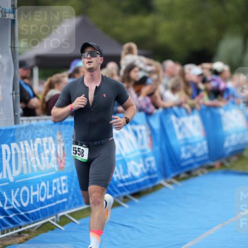 30.08.2026 - Elbe Triathlon Hamburg LAZAROV Photography http://msf.ph/oto/10027596 30.08.2026 11:12:02 Ziel 521, 558 meine-sportfotos.de