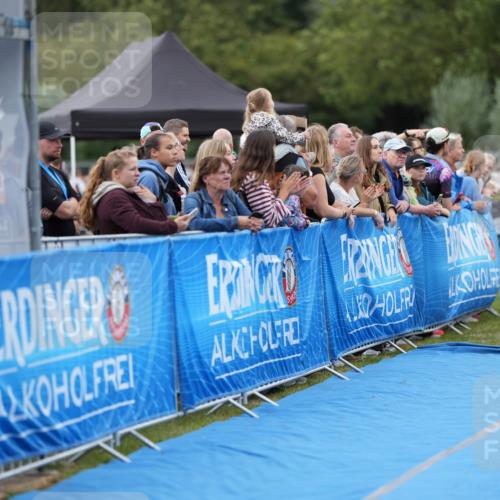 30.08.2026 - Elbe Triathlon Hamburg LAZAROV Photography http://msf.ph/oto/10027598 30.08.2026 11:12:03 Ziel 521, 558 meine-sportfotos.de