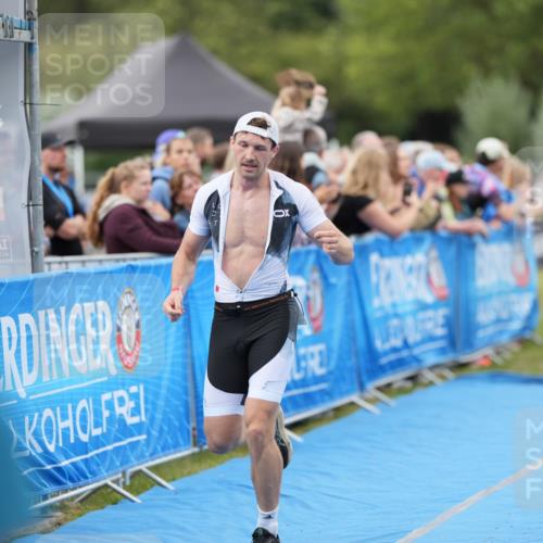 30.08.2026 - Elbe Triathlon Hamburg LAZAROV Photography http://msf.ph/oto/10027599 30.08.2026 11:12:08 Ziel 521, 769 meine-sportfotos.de