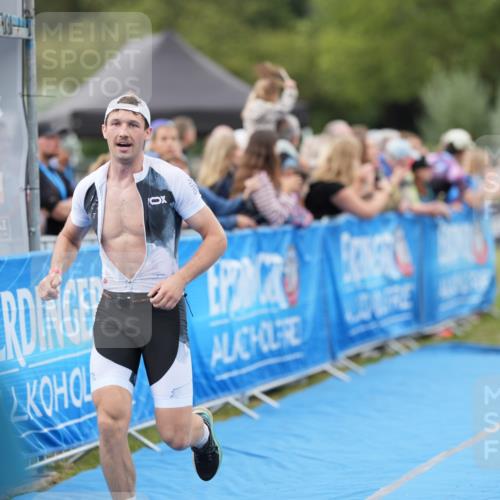 30.08.2026 - Elbe Triathlon Hamburg LAZAROV Photography http://msf.ph/oto/10027600 30.08.2026 11:12:08 Ziel 521, 769 meine-sportfotos.de
