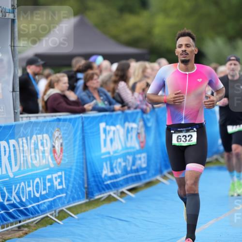 30.08.2026 - Elbe Triathlon Hamburg LAZAROV Photography http://msf.ph/oto/10027611 30.08.2026 11:12:37 Ziel 410, 612, 632, 722 meine-sportfotos.de