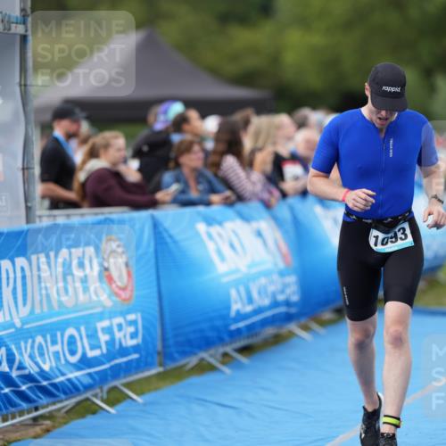 30.08.2026 - Elbe Triathlon Hamburg LAZAROV Photography http://msf.ph/oto/10027619 30.08.2026 11:12:49 Ziel 773, 1093, 1097 meine-sportfotos.de
