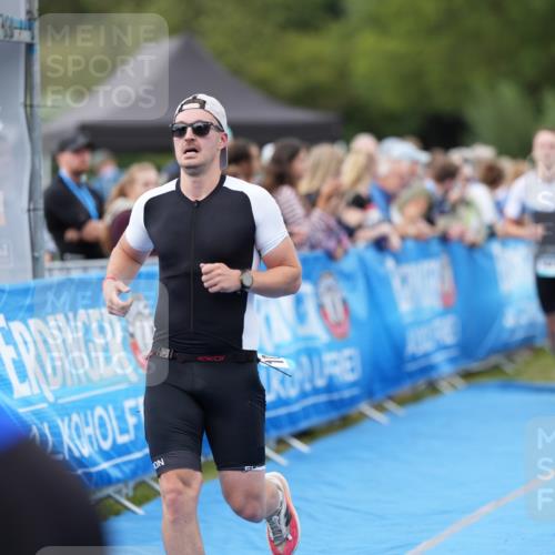 30.08.2026 - Elbe Triathlon Hamburg LAZAROV Photography http://msf.ph/oto/10027629 30.08.2026 11:13:01 Ziel 490, 1037, 1061, 1085 meine-sportfotos.de