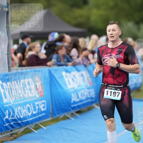 30.08.2026 - Elbe Triathlon Hamburg LAZAROV Photography http://msf.ph/oto/10027641 30.08.2026 11:13:10 Ziel 490, 651, 1061, 1197 meine-sportfotos.de