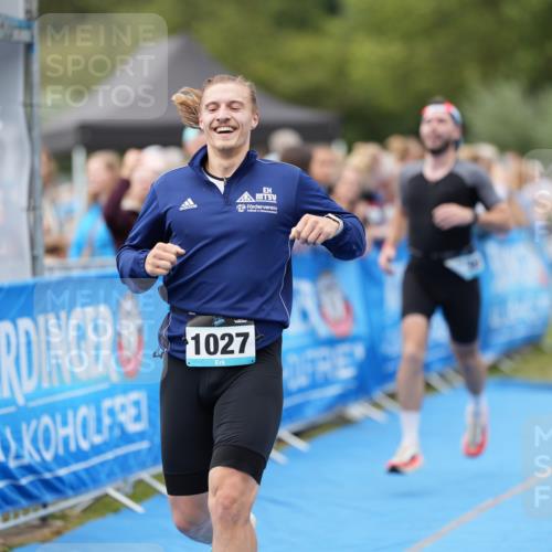 30.08.2026 - Elbe Triathlon Hamburg LAZAROV Photography http://msf.ph/oto/10027712 30.08.2026 11:15:40 Ziel 1027, 1047, 1056, 1080 meine-sportfotos.de