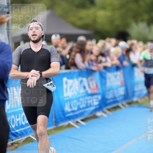 30.08.2026 - Elbe Triathlon Hamburg LAZAROV Photography http://msf.ph/oto/10027714 30.08.2026 11:15:41 Ziel 639, 994, 1027, 1047, 1056, 1080 meine-sportfotos.de