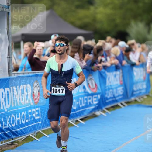 30.08.2026 - Elbe Triathlon Hamburg LAZAROV Photography http://msf.ph/oto/10027716 30.08.2026 11:15:44 Ziel 639, 650, 994, 1047, 1056, 1057, 1080, 1204 meine-sportfotos.de