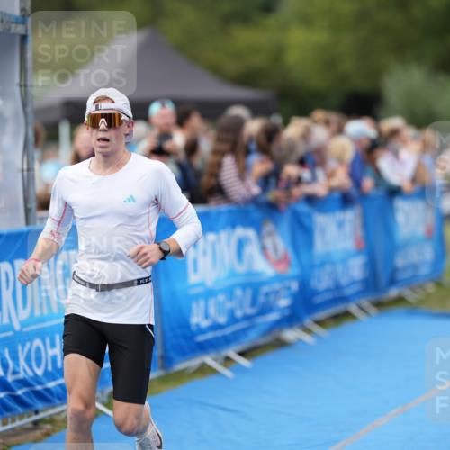 30.08.2026 - Elbe Triathlon Hamburg LAZAROV Photography http://msf.ph/oto/10027720 30.08.2026 11:15:46 Ziel 639, 650, 994, 1032, 1047, 1056, 1057, 1204 meine-sportfotos.de