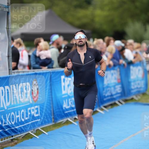 30.08.2026 - Elbe Triathlon Hamburg LAZAROV Photography http://msf.ph/oto/10027734 30.08.2026 11:16:25 Ziel 537, 623, 1120, 1140 meine-sportfotos.de