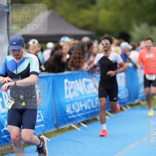 30.08.2026 - Elbe Triathlon Hamburg LAZAROV Photography http://msf.ph/oto/10027750 30.08.2026 11:17:07 Ziel 451, 526, 631, 1004, 1028 meine-sportfotos.de