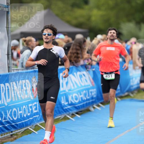 30.08.2026 - Elbe Triathlon Hamburg LAZAROV Photography http://msf.ph/oto/10027752 30.08.2026 11:17:08 Ziel 451, 526, 631, 1004, 1028 meine-sportfotos.de