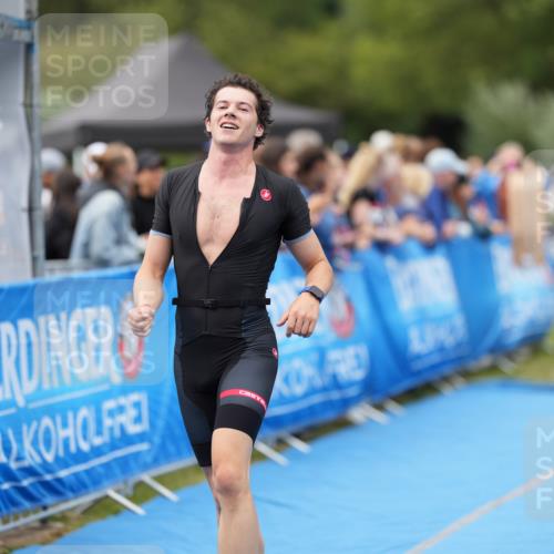 30.08.2026 - Elbe Triathlon Hamburg LAZAROV Photography http://msf.ph/oto/10027757 30.08.2026 11:17:11 Ziel 451, 791, 1004, 1028 meine-sportfotos.de
