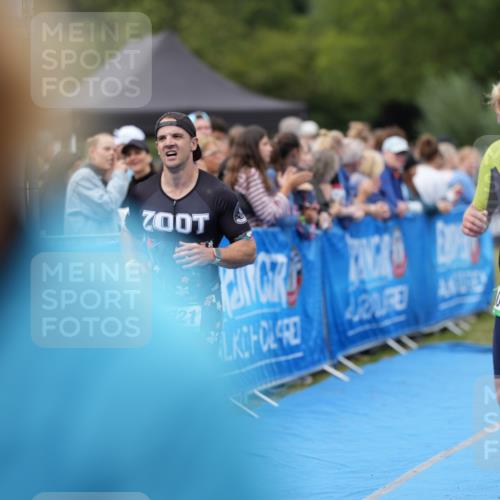 30.08.2026 - Elbe Triathlon Hamburg LAZAROV Photography http://msf.ph/oto/10027762 30.08.2026 11:17:35 Ziel 579, 580, 1148, 1621 meine-sportfotos.de