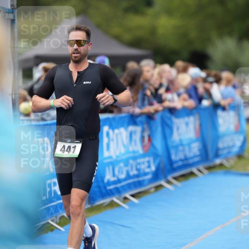 30.08.2026 - Elbe Triathlon Hamburg LAZAROV Photography http://msf.ph/oto/10027774 30.08.2026 11:17:56 Ziel 441 meine-sportfotos.de