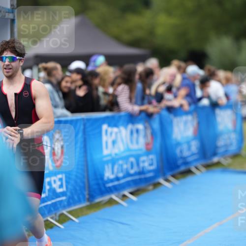 30.08.2026 - Elbe Triathlon Hamburg LAZAROV Photography http://msf.ph/oto/10027777 30.08.2026 11:18:06 Ziel 984, 1084 meine-sportfotos.de