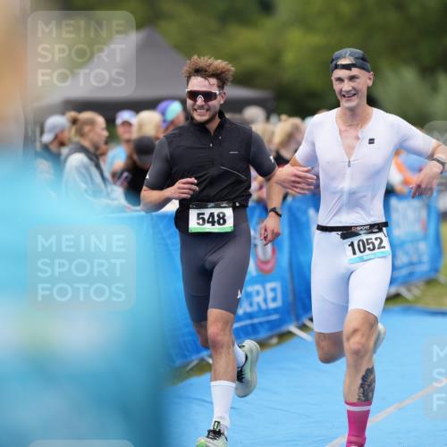 30.08.2026 - Elbe Triathlon Hamburg LAZAROV Photography http://msf.ph/oto/10027788 30.08.2026 11:18:26 Ziel 548, 577, 1052 meine-sportfotos.de