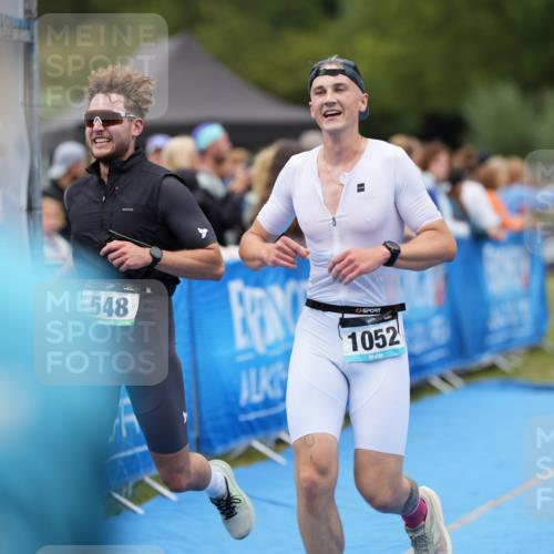 30.08.2026 - Elbe Triathlon Hamburg LAZAROV Photography http://msf.ph/oto/10027789 30.08.2026 11:18:26 Ziel 548, 577, 1052 meine-sportfotos.de