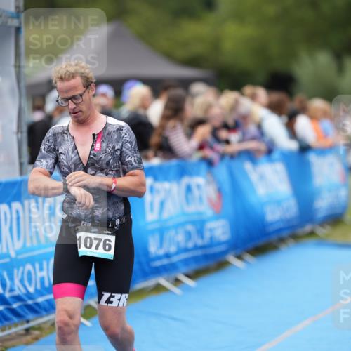 30.08.2026 - Elbe Triathlon Hamburg LAZAROV Photography http://msf.ph/oto/10027799 30.08.2026 11:18:43 Ziel 1076 meine-sportfotos.de