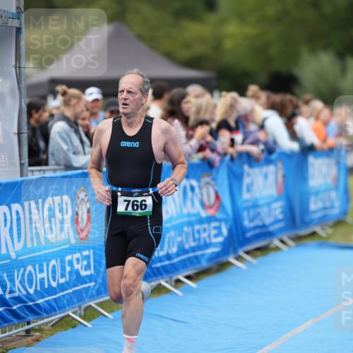 30.08.2026 - Elbe Triathlon Hamburg LAZAROV Photography http://msf.ph/oto/10027800 30.08.2026 11:18:56 Ziel 766, 1070 meine-sportfotos.de