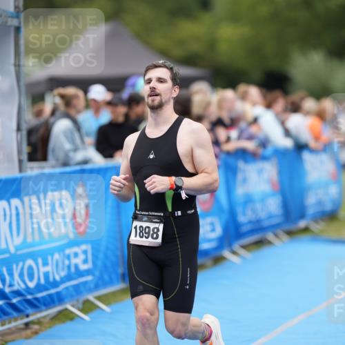 30.08.2026 - Elbe Triathlon Hamburg LAZAROV Photography http://msf.ph/oto/10027808 30.08.2026 11:19:08 Ziel 1049, 1083, 1898 meine-sportfotos.de