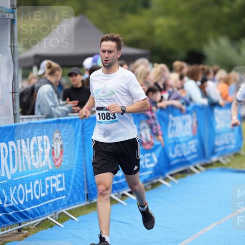 30.08.2026 - Elbe Triathlon Hamburg LAZAROV Photography http://msf.ph/oto/10027809 30.08.2026 11:19:12 Ziel 1049, 1083 meine-sportfotos.de