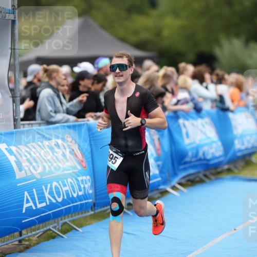 30.08.2026 - Elbe Triathlon Hamburg LAZAROV Photography http://msf.ph/oto/10027817 30.08.2026 11:19:30 Ziel 950, 995 meine-sportfotos.de