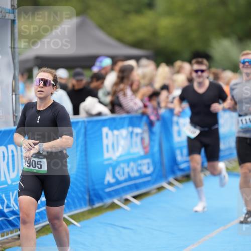 30.08.2026 - Elbe Triathlon Hamburg LAZAROV Photography http://msf.ph/oto/10027823 30.08.2026 11:19:39 Ziel 950, 1091, 1108, 1111 meine-sportfotos.de