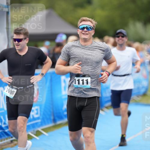30.08.2026 - Elbe Triathlon Hamburg LAZAROV Photography http://msf.ph/oto/10027827 30.08.2026 11:19:41 Ziel 1091, 1108, 1111 meine-sportfotos.de