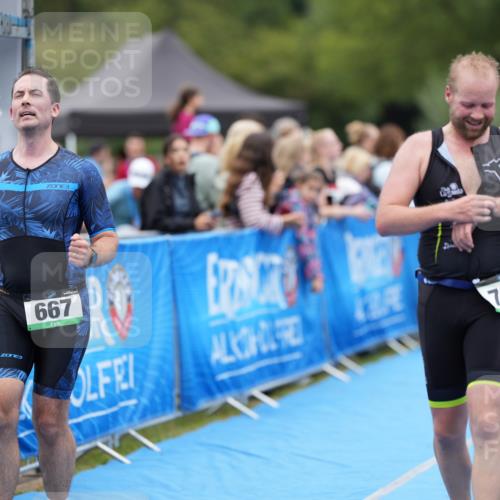 30.08.2026 - Elbe Triathlon Hamburg LAZAROV Photography http://msf.ph/oto/10027833 30.08.2026 11:19:50 Ziel 667, 704 meine-sportfotos.de
